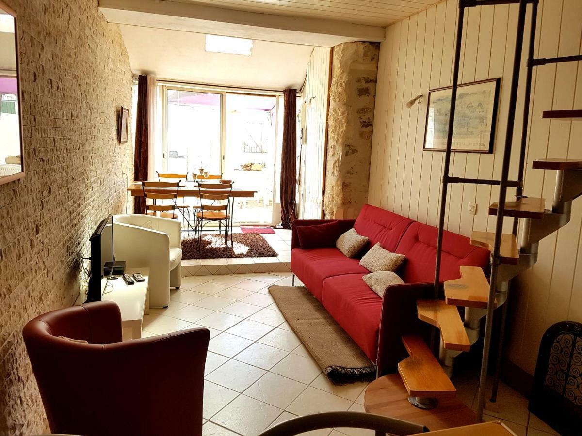 Maison *